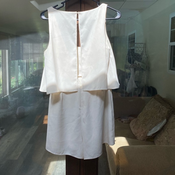 Zara Minimal Chic Romper - Picture 2 of 3